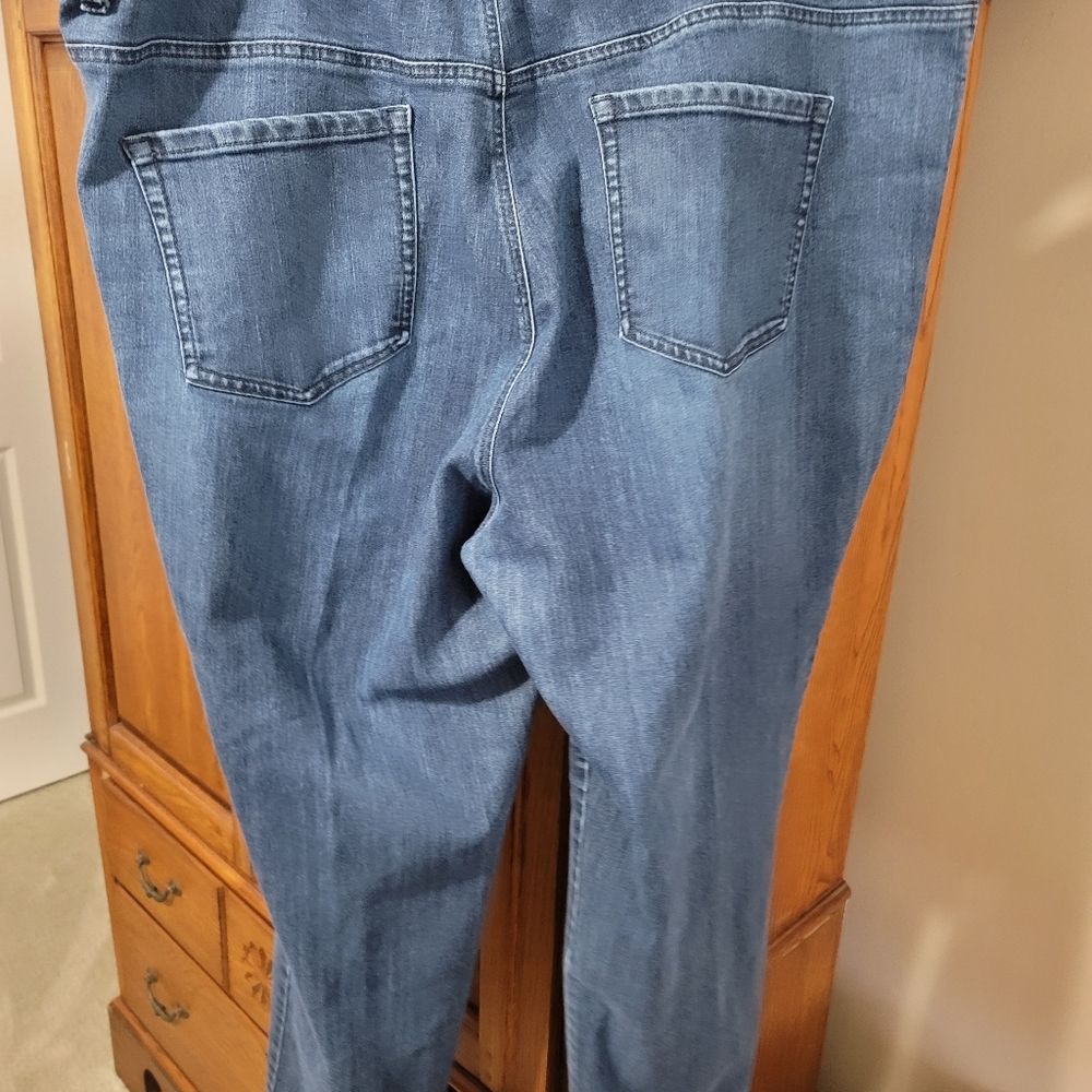Blue jeans - Picture 2 of 3